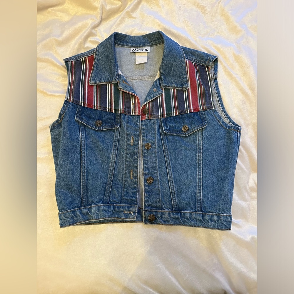 Women’s crop Jean vest!